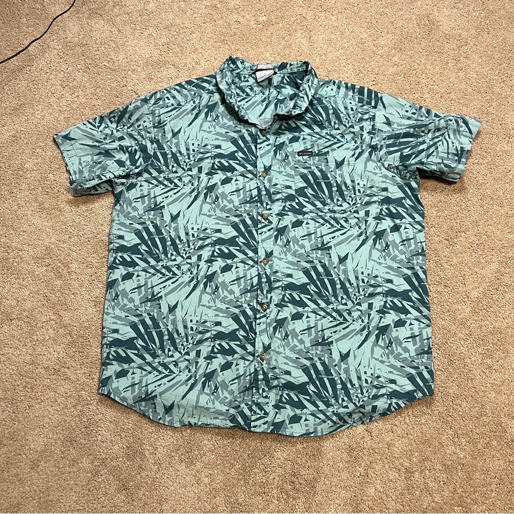 Men’s XL Columbia Button Down Shirt